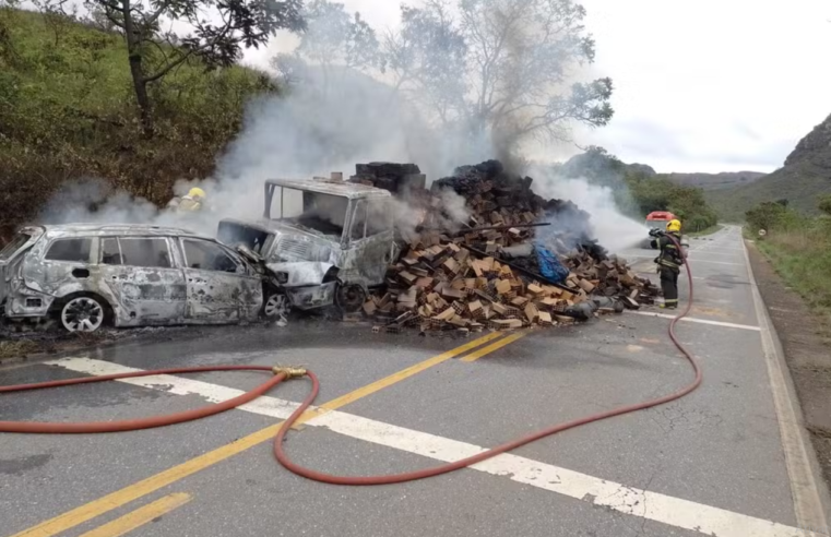 GOUVEIA | Tragédia na BR-259: colisão frontal entre carro e caminhão deixa dois mortos carbonizados