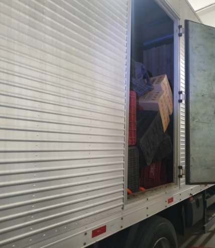 BR-135 | Caminhão carregado com caixas de cigarros é apreendido em Montes Claros