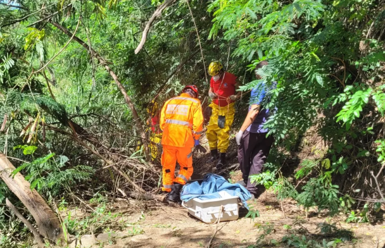 JANAÚBA | Bombeiros resgatam corpo de homem em local de difícil acesso