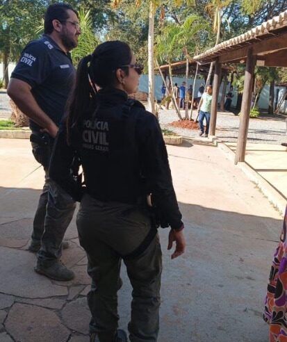 Polícia prende proprietário de clínica de reabilitação por cárcere privado, em Montes Claros
