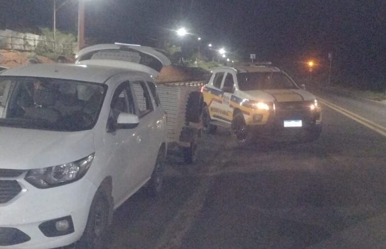 Polícia apreende maconha e munições em táxi que seguia de Montes Claros para Jaíba