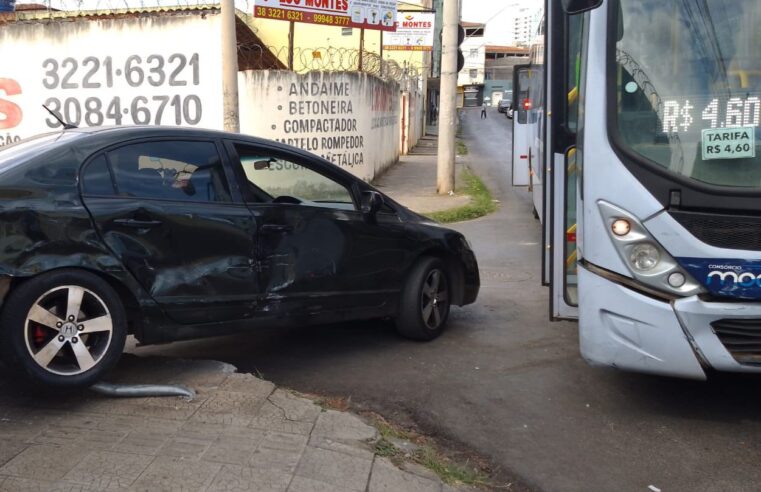 Carro colide com ônibus do transporte coletivo, em Montes Claros