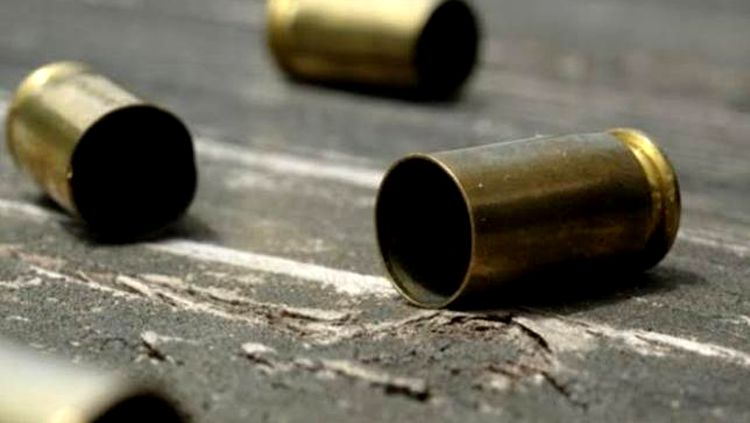Homem é executado com quatorze tiros na varanda de casa