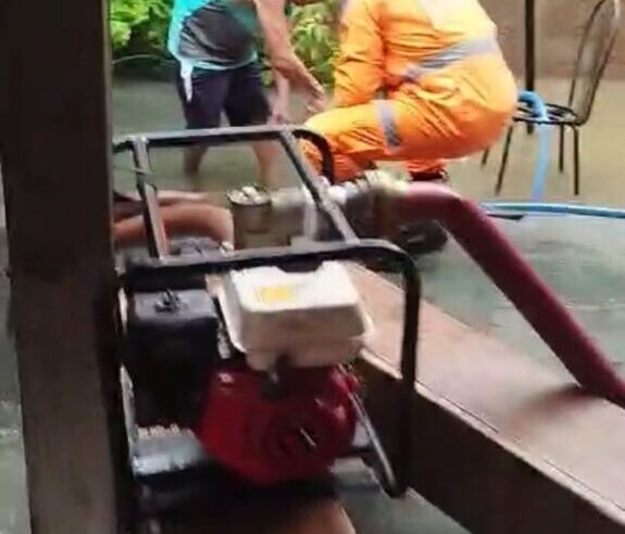 Chuva intensa causa alagamentos em Montes Claros e mobilização de equipes de emergência