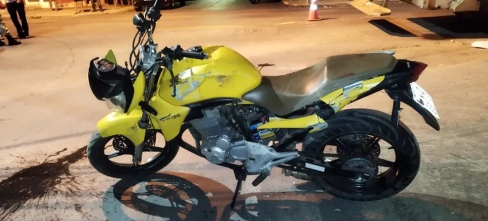 Motociclista morre em acidente com caminhão da coleta de lixo em Montes Claros