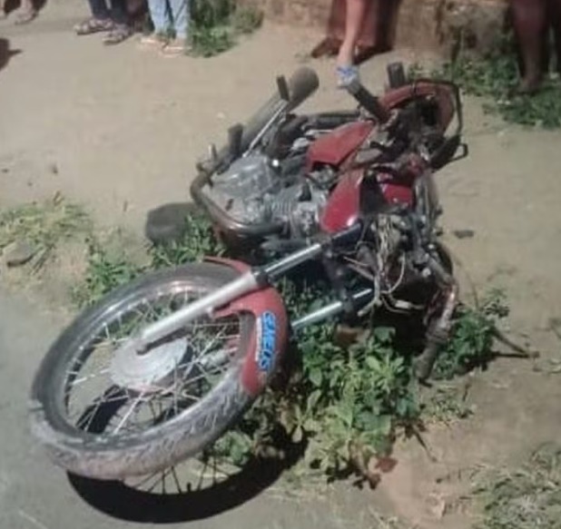 Motociclista morre após bater em poste de iluminação pública, em Montes Claros
