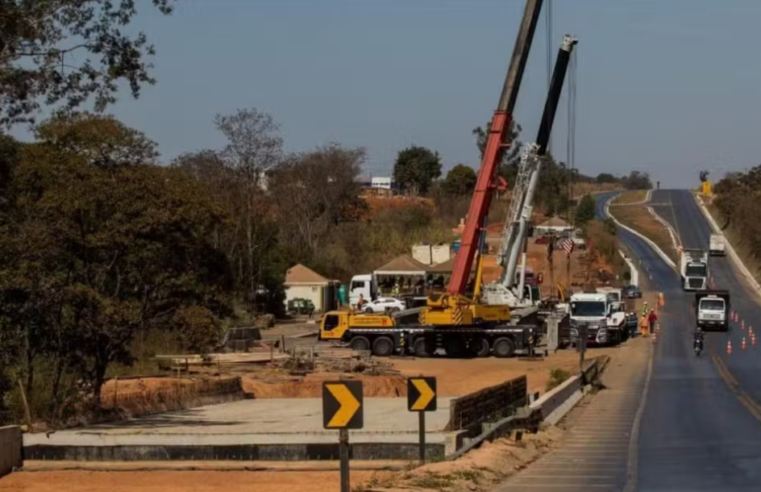 Lançamento de vigas na BR-135 impactará o trânsito em Bocaiúva nesta sexta-feira (11)