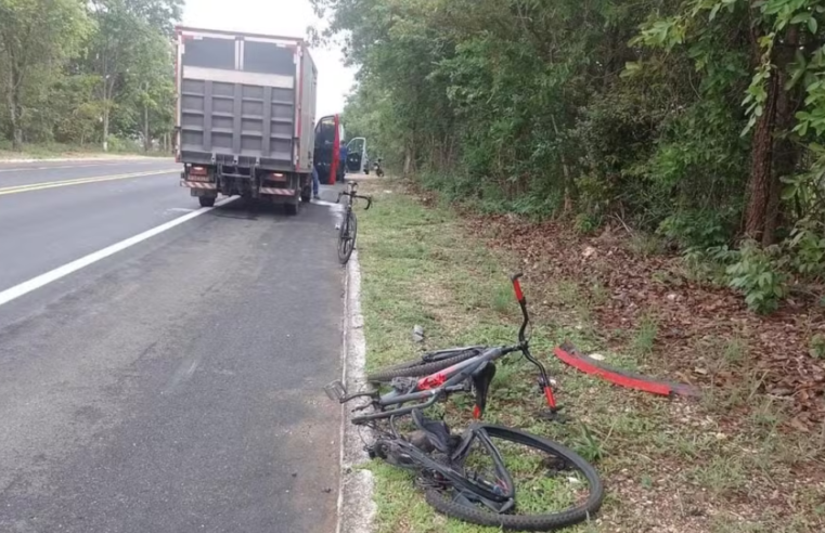 Ciclista fica em estado grave após ser atropelado por caminhão em Cordisburgo