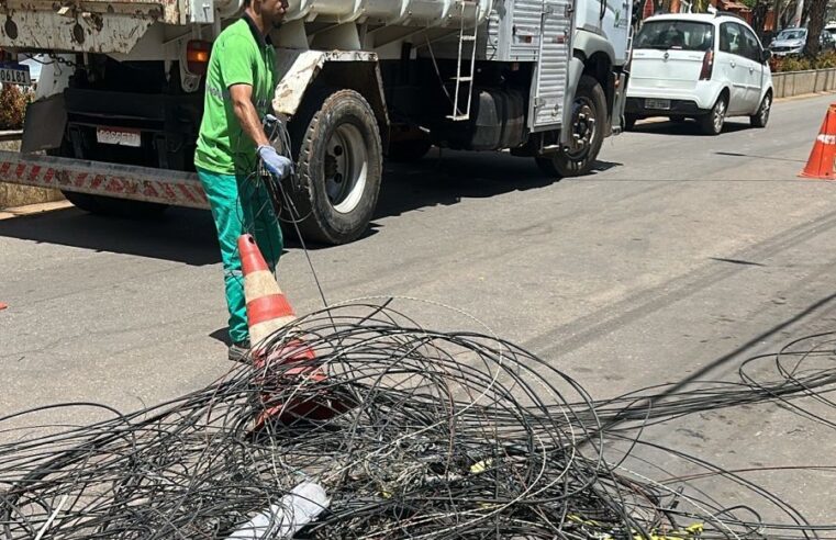 CEMIG remove 63,5 t de cabos irregulares em postes e intensifica fiscalização