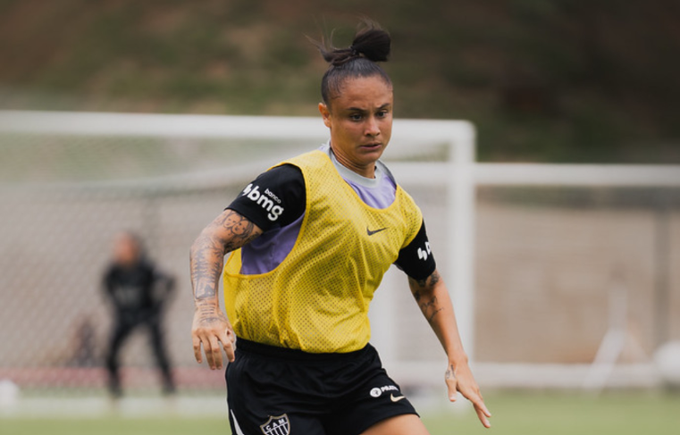 Atlético detalha recuperação de Bárbara Melo após cirurgia e aposta em retorno seguro da lateral