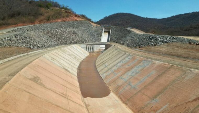 Governo inicia testes em canal que levará águas do São Francisco para 54 cidades do Nordeste