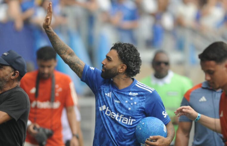 CRUZEIRO | Reforços do Cruzeiro são apresentados à torcida no Mineirão; veja vídeos