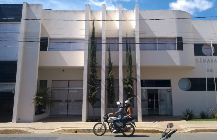 Câmara Municipal de Janaúba abre processo licitatório para aquisição de móveis e mobiliário