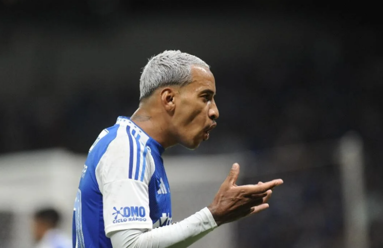 Dirigente do Cruzeiro abre o jogo sobre o futuro de Matheus Pereira