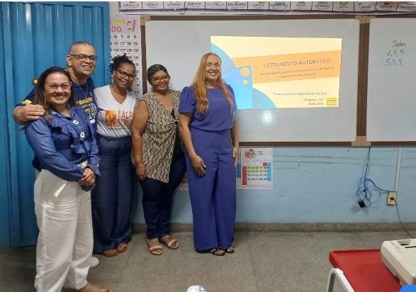 Professores da EJAI aprimoram abordagens sobre processos mentais da matemática