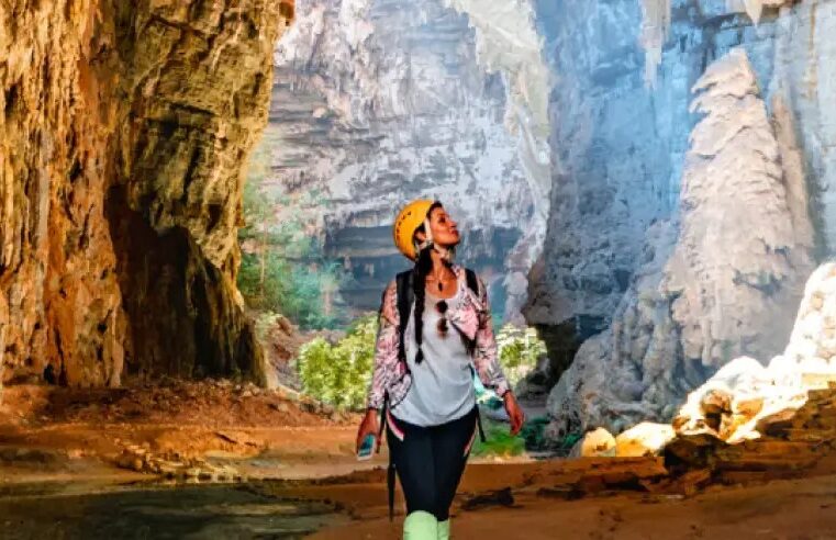 Comitiva vai testar dez novos roteiros turísticos na região do Parque Nacional Cavernas do Peruaçu