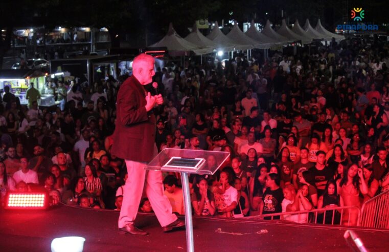 Pirapora vive noite histórica de fé, união e louvor na Marcha para Jesus 2025