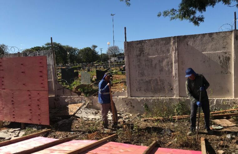 Prefeitura reforça muro do Cemitério Jardim da Esperança