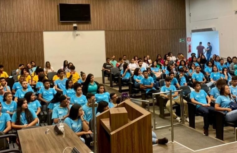 Palestra debate inserção do jovem no mercado de trabalho