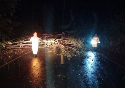 Corpo de Bombeiros realiza diversos atendimentos durante fortes chuvas em Montes Claros