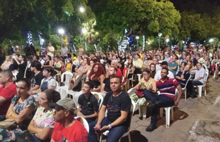 Orquestra arranca aplausos no concerto para Darcy Ribeiro