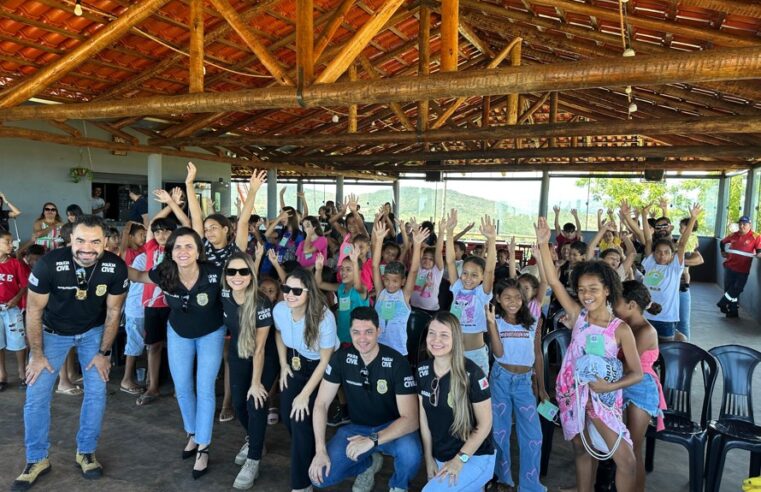 Polícia Civil doa brinquedos e materiais escolares em Montes Claros