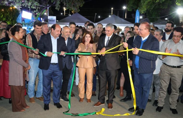 Abertura da Expomontes é marcada por reforço à valorização ao homem do campo