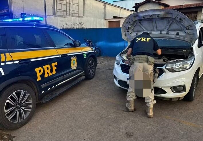 Carro furtado de locadora em Recife é recuperado na BR-251, em Salinas