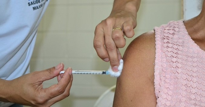 Prefeitura investe para imunizar a população contra a gripe