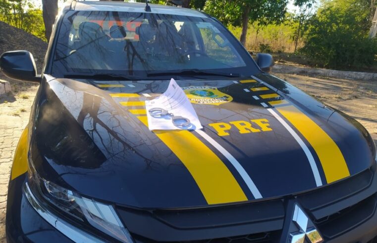 PRF apreende homem procurado, com dois mandados de prisão em seu desfavor