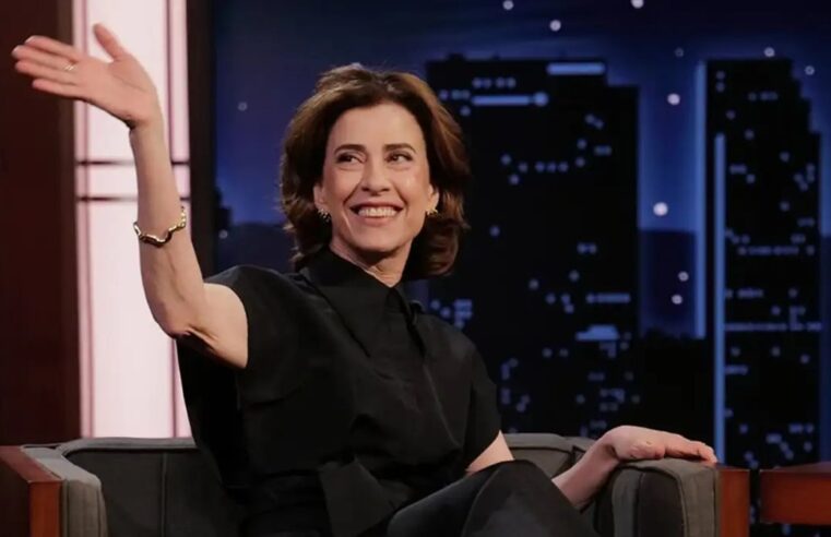 Emocionada, Fernanda Torres comemora indicação ao Oscar