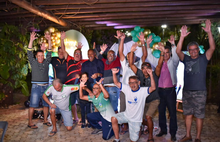 Amigos e familiares se reúnem em celebração aos 60 anos do empresário Paulo Pereira