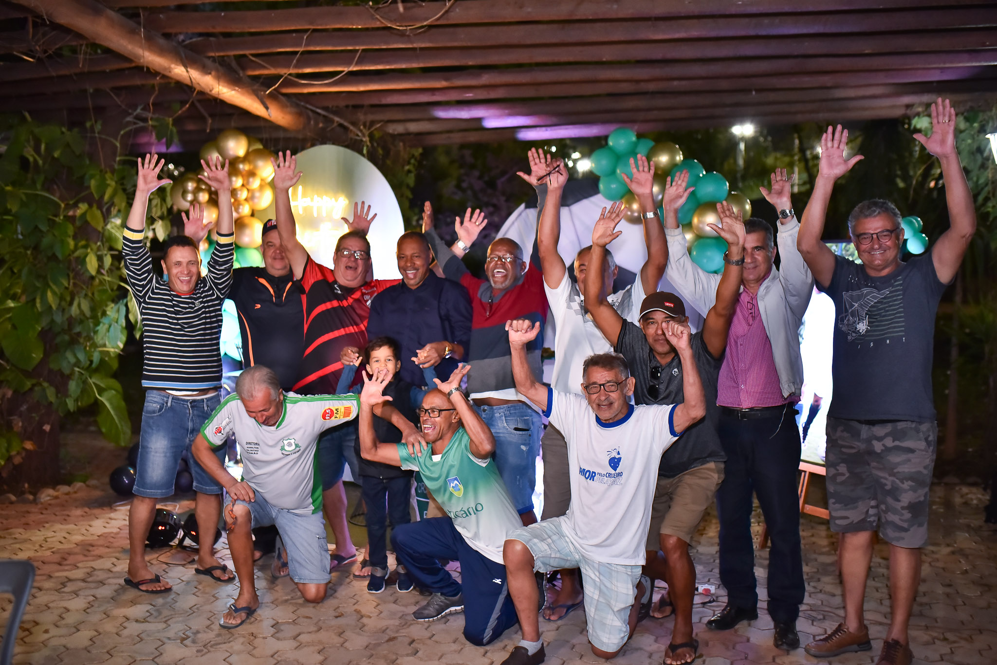 Amigos e familiares se reúnem em celebração aos 60 anos do empresário Paulo Pereira
