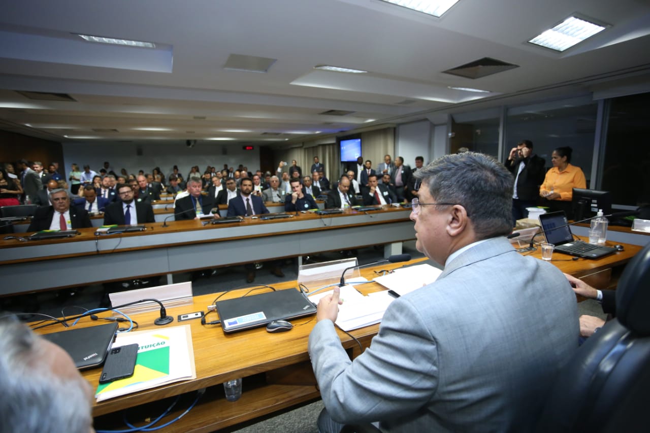 Senador Carlos Viana reúne consórcios públicos que representam mais de 200 municípios do Sul de MG