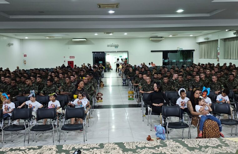 CCVEC homenageia em evento de despedida, o comandante Henriques do 55º BI