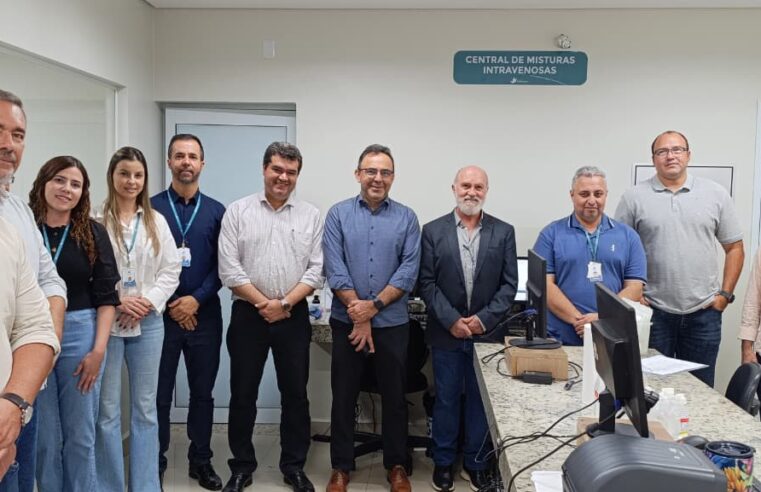 DOSE UNITÁRIA: Comitiva da Prefeitura visita HDG e conhece projeto pioneiro da Central de Mistura Intravenosa
