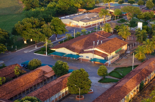 ENSINO DE LÍNGUA PORTUGUESA E LITERATURA BRASILEIRA | IFNMG-Campus Januária abre 40 vagas para curso EAD gratuito de especialização