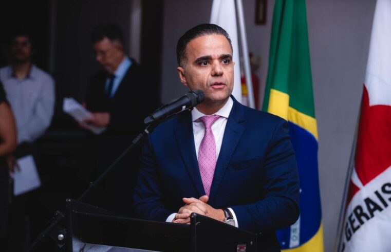 Presidente da OAB-MG participa da Semana Jurídica do UNILAVRAS com palestra sobre advocacia e inteligência artificial