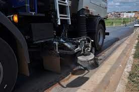 Prefeitura contrata varredeira mecanizada por R$ 798,45 mil