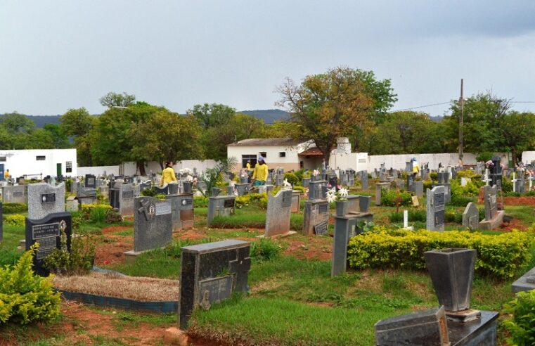Prefeitura realiza limpeza dos cemitérios