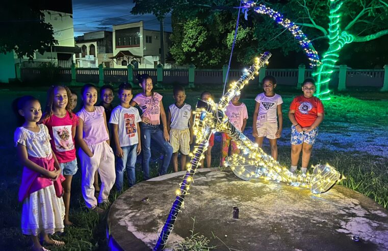 Tour natalino encanta alunos da rede municipal de Pirapora