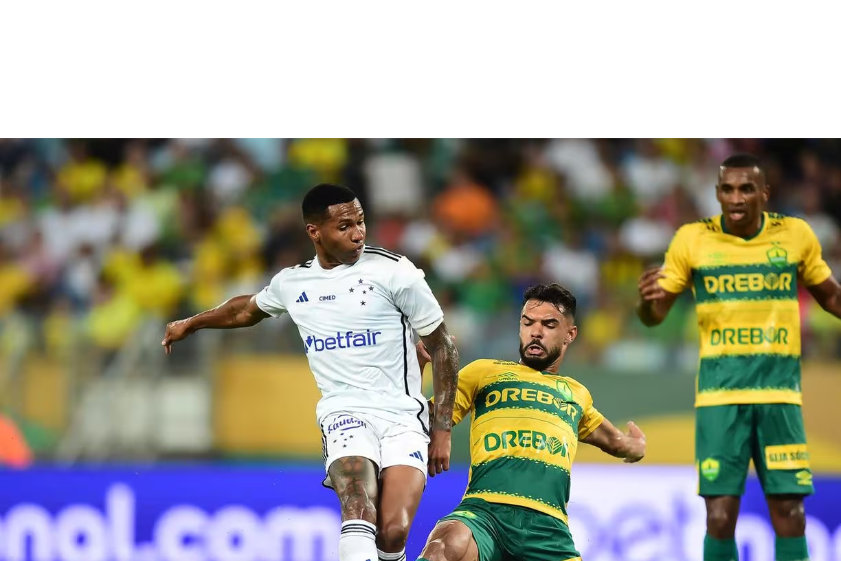 Com Wesley de volta, Cruzeiro divulga lista de relacionados