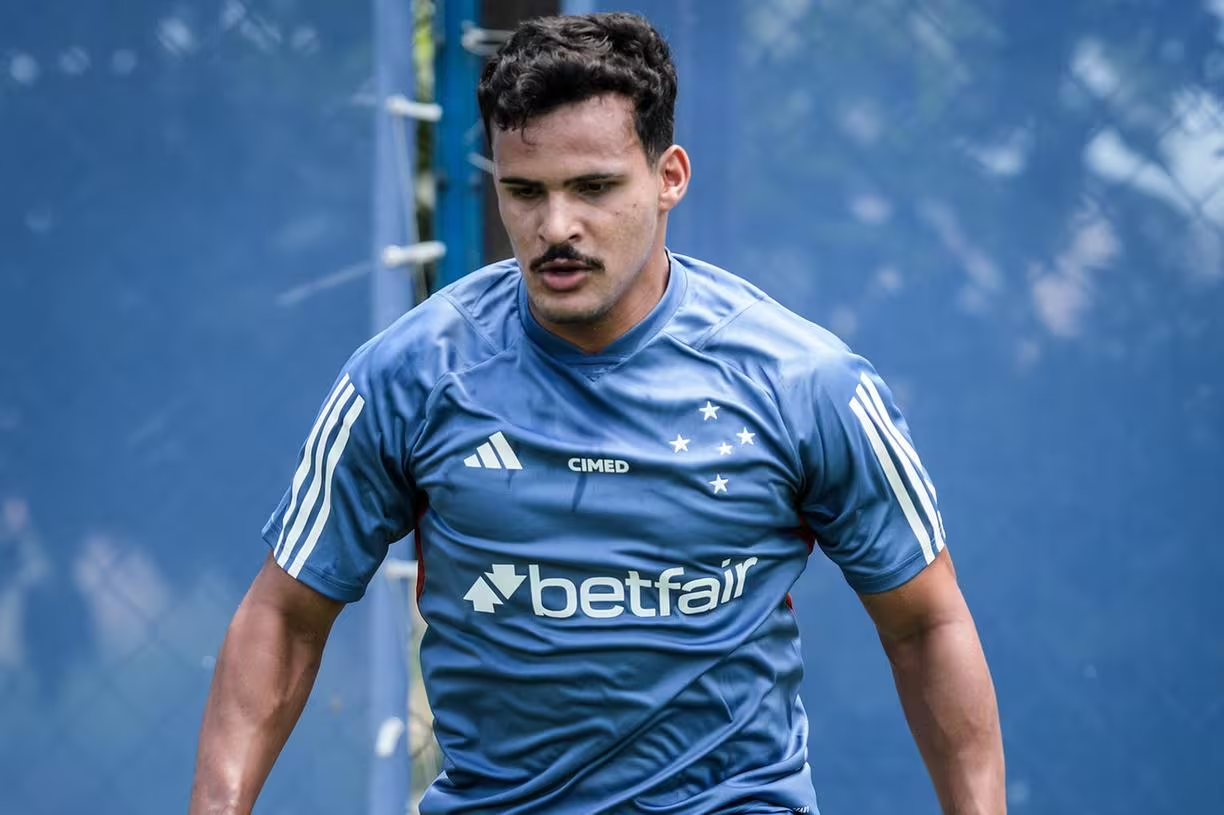 Kaiki inicia nova fase de recuperação no Cruzeiro após lesão na coxa direita