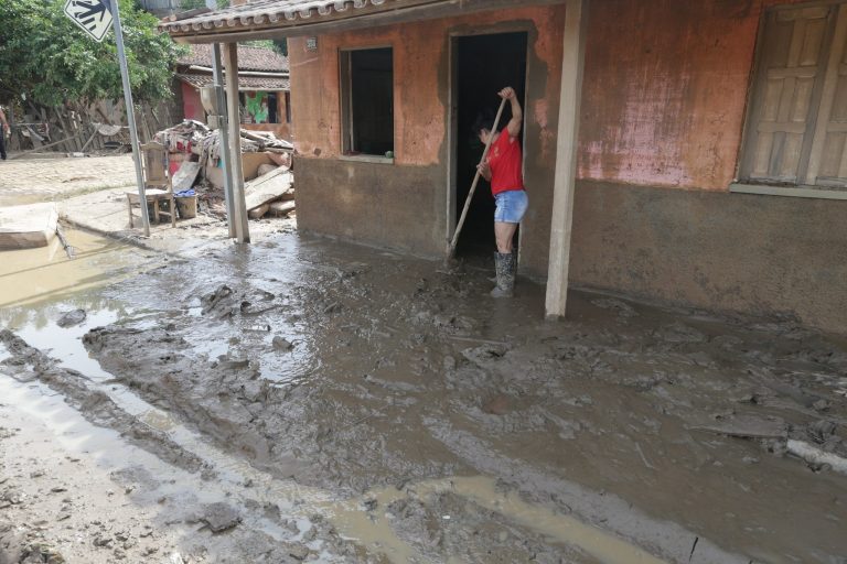 Comissões debatem adoção de auxílio em situações de secas e enchentes