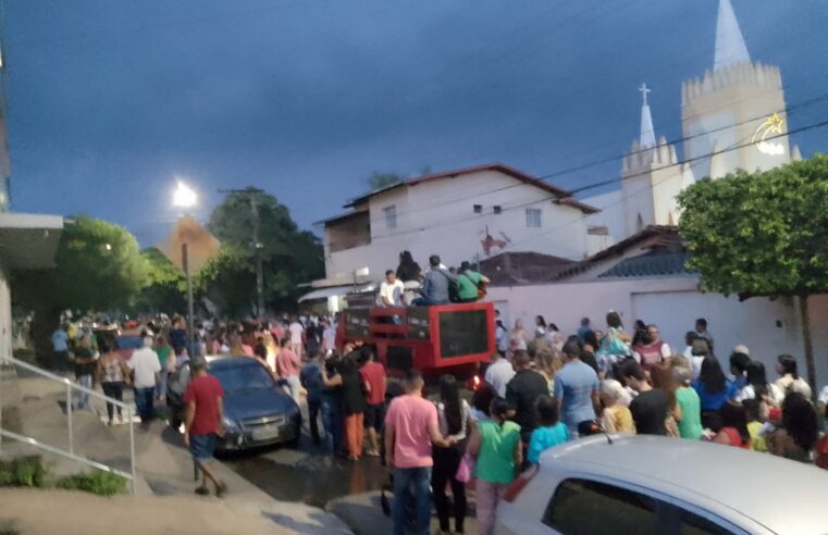 Procissão de Reis movimenta católicos no bairro Santos Reis