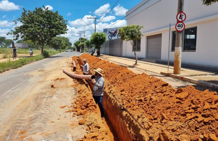 Prefeitura de Pirapora realiza extensão de rede de esgoto