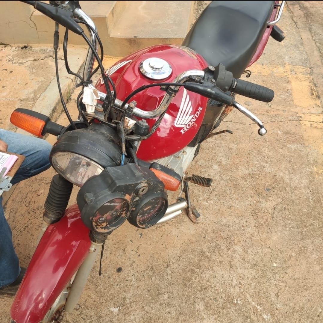 PM prende suspeito por furto de motocicleta em Bocaiuva