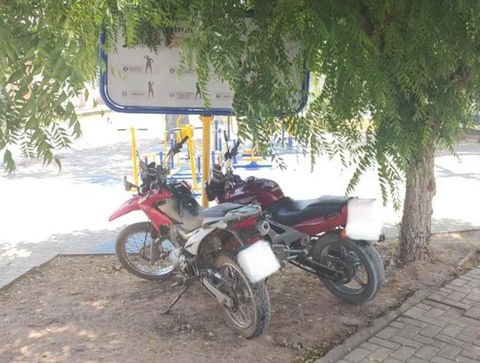 PM recupera duas motos furtadas no pátio do Detran de Januária