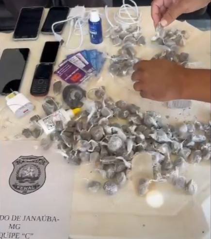 Policiais Penais evitam a entrada de droga, serras e celulares no presídio de Janaúba