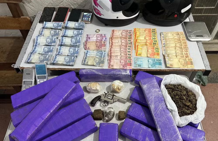 PM prende dupla com 14 barras de droga em Montes Claros